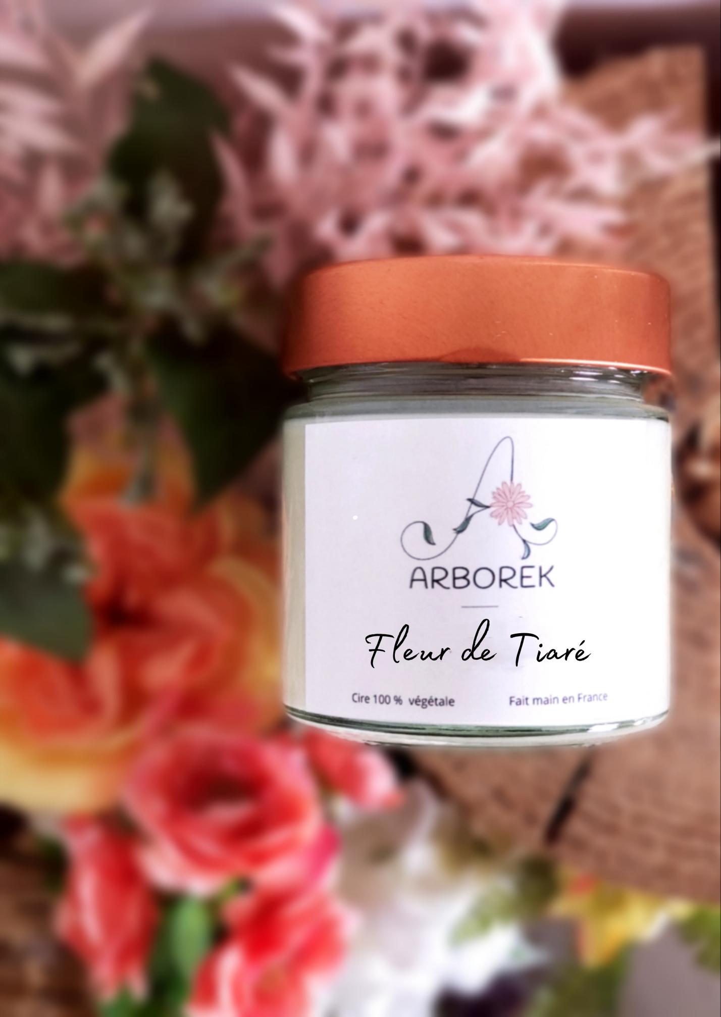 Bougie fleur de tiaré, bougie végétale à la cire de soja. Senteur exotique qui rappelle les vacances. 
